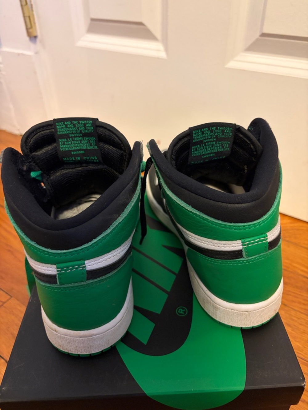 Nike Kids High-Top Sneakers in Black, White & Green - Picture 3 of 3
